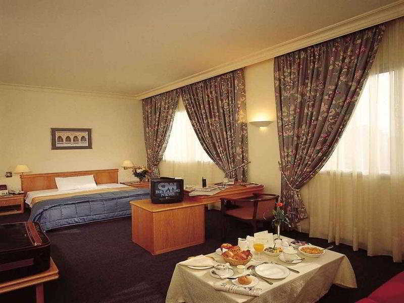 Alexandre Hotel Beirut Exterior foto